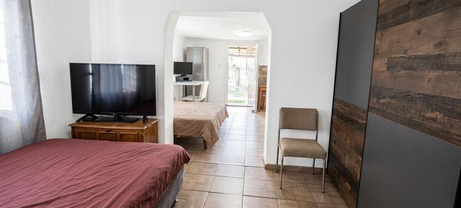Casă cu 5 camere cu Teren 3000 Mp în Alparea