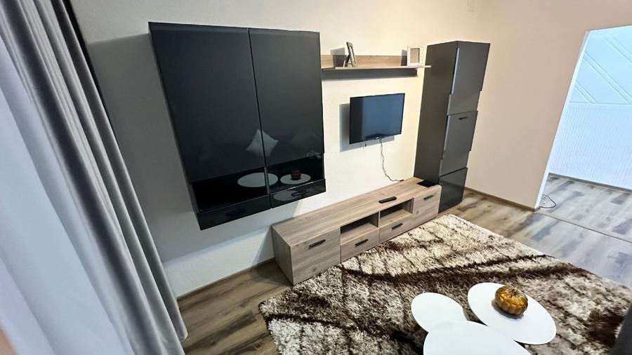 Apartament cu 2 camere decomandat, mobilat în Central