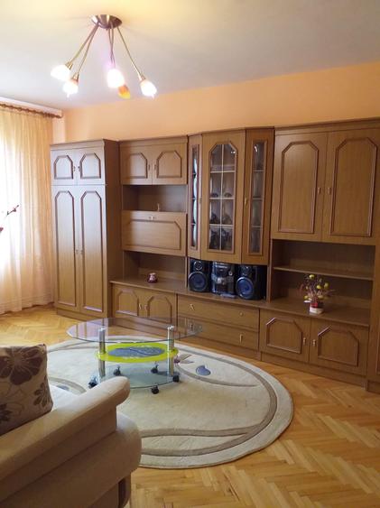 Apartament cu 2 camere decomandat în Tudor