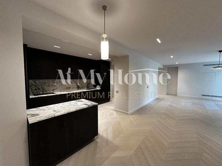 Apartament cu 4 camere decomandat în Kiseleff