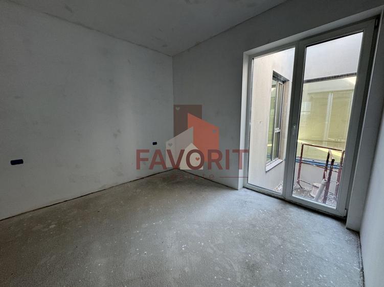 Duplex cu 5 camere cu Canalizare în Dumbrăvița