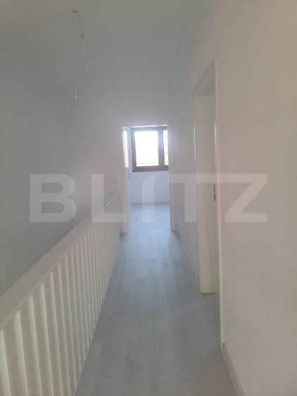 Casă cu 3 camere cu Teren 200 Mp în Sânpetru