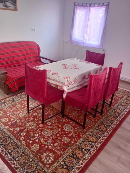 Casă cu 2 camere în Siretu
