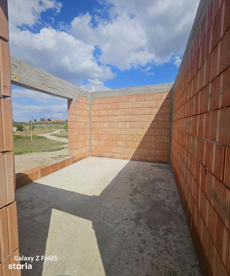 Casă cu 4 camere cu Teren 520 Mp în Nojorid
