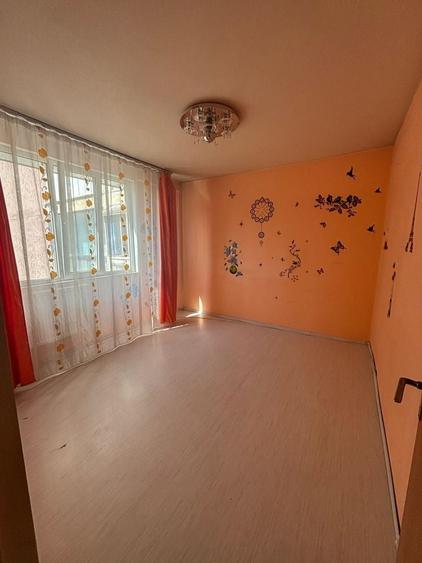 Apartament cu 2 camere decomandat în Drumul Taberei