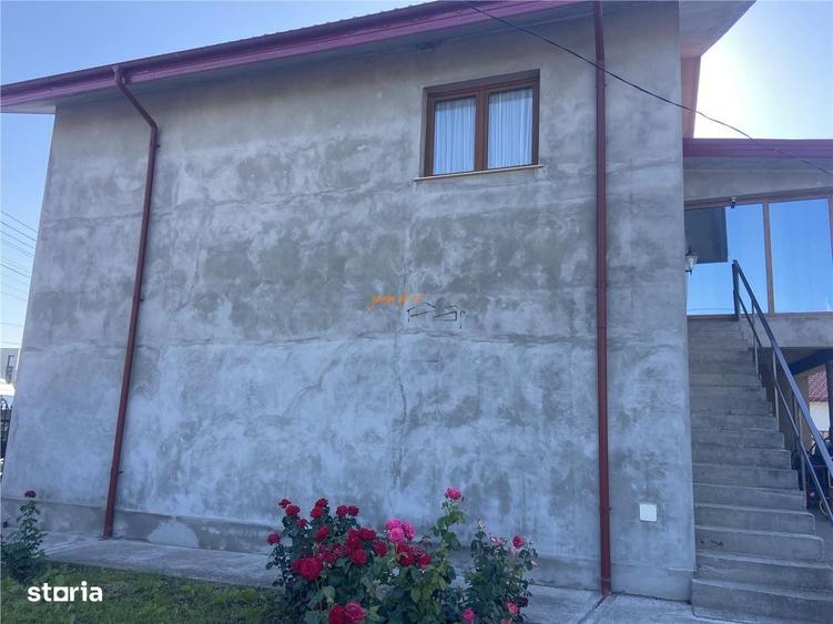 Casă cu 4 camere în Golești