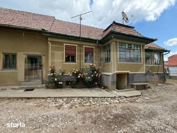 Casă cu 3 camere cu Teren 1687 Mp în Râmeț