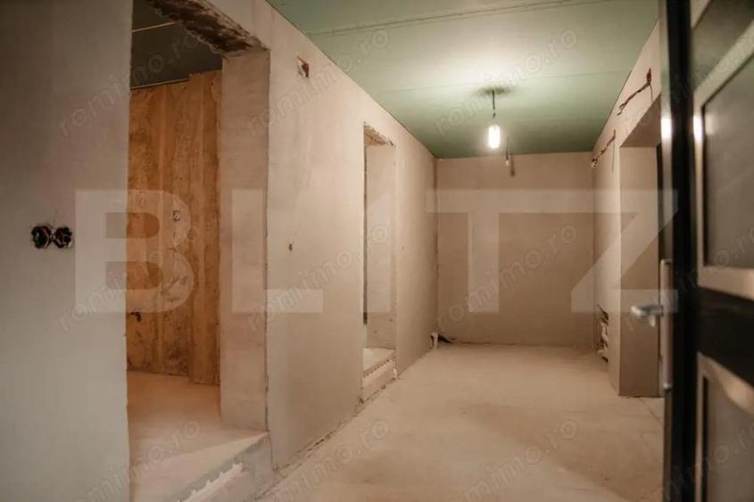 Casă cu 5 camere cu Teren 3588 Mp în Central