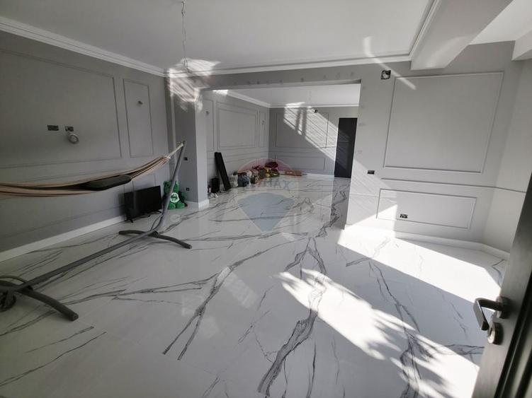 Apartament cu 5 camere de vânzare în zona Precista - 30