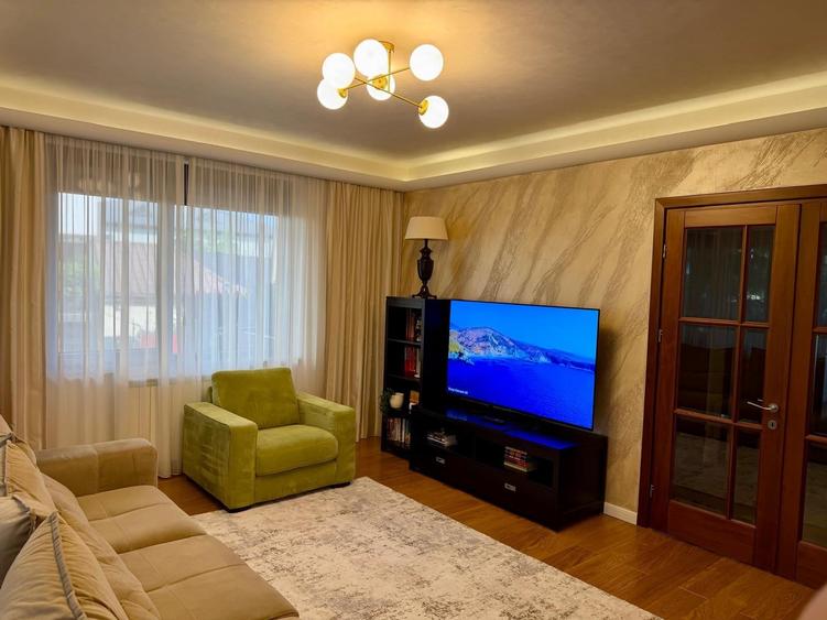 Apartament cu 3 camere decomandat în Barbu Văcărescu