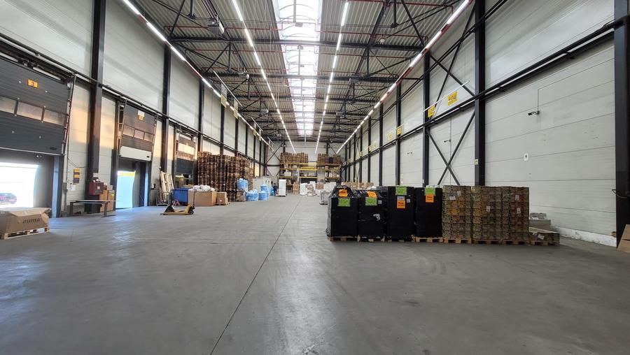 Spațiu industrial, de 2,700 mp, în Uverturii