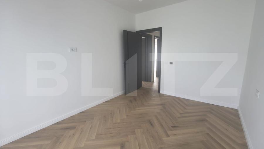 Duplex cu 4 camere cu Canalizare în Bucium