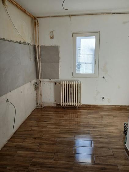 Apartament cu 4 camere decomandat în Pantelimon