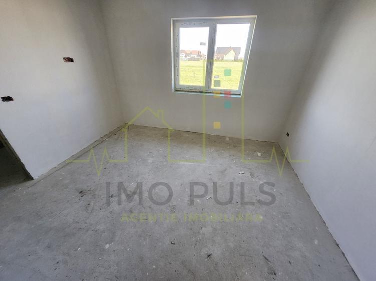 Duplex cu 3 camere cu Canalizare în Moșnița Veche