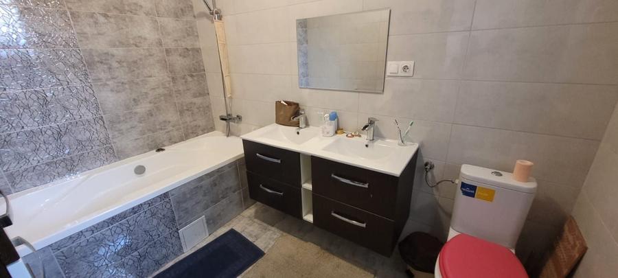 Apartament cu 3 camere decomandat, mobilat în Zorilor