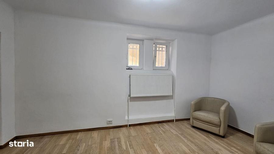 Apartament cu 4 camere în Aviatorilor