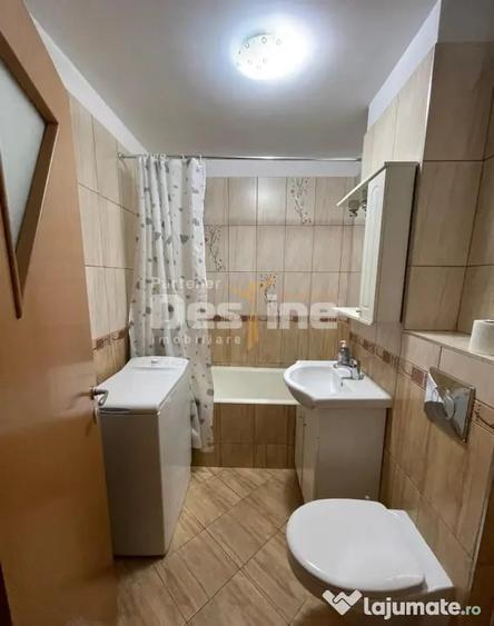 Apartament cu 2 camere decomandat în Tractorul