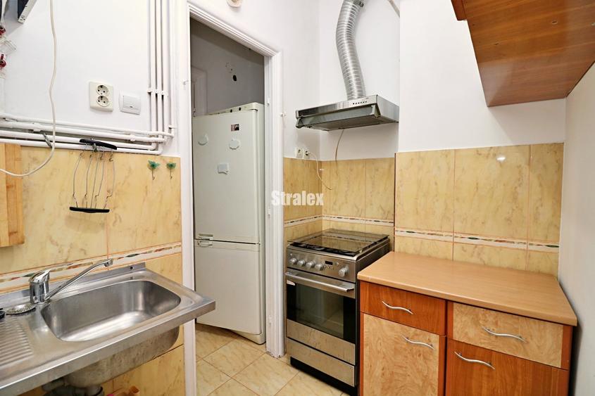 Apartament cu 3 camere circular în P-ța Unirii