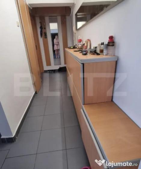 Apartament cu 3 camere semidecomandat în Semicentral