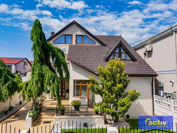 Casă individuală cu 7 camere cu Teren 473 Mp în Sud
