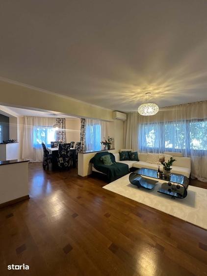 Apartament cu 5 camere decomandat în Soarelui