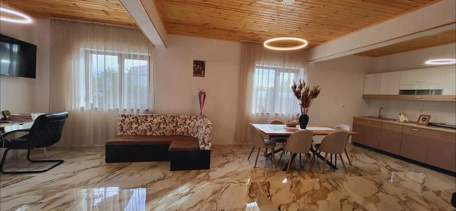 Casă cu 4 camere cu Teren 1000 Mp în Remuș