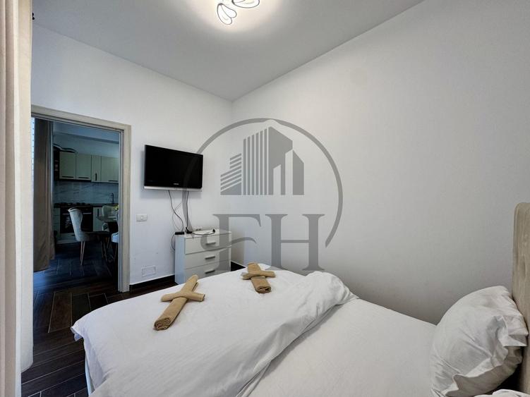Apartament cu 3 camere semidecomandat, mobilat în Sud