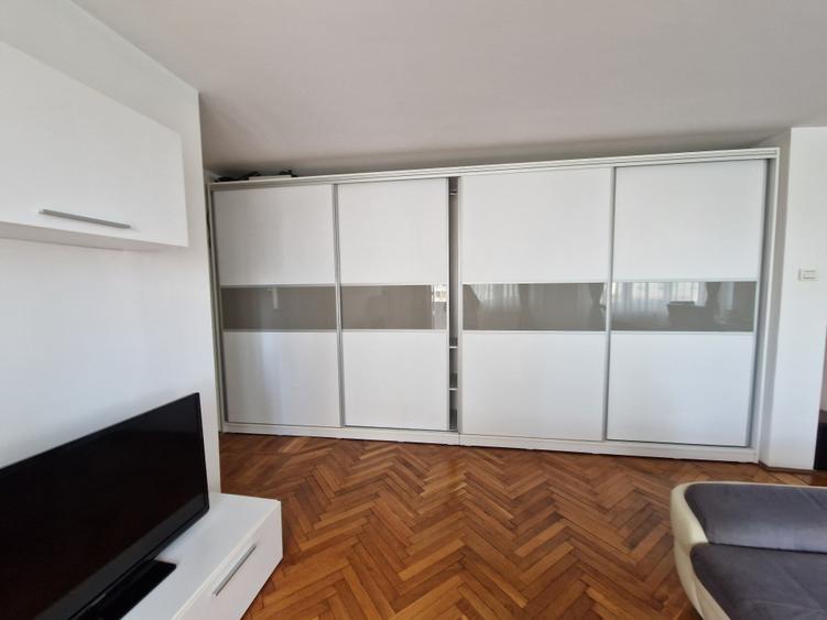 Apartament cu 3 camere decomandat în Circumvalațiunii