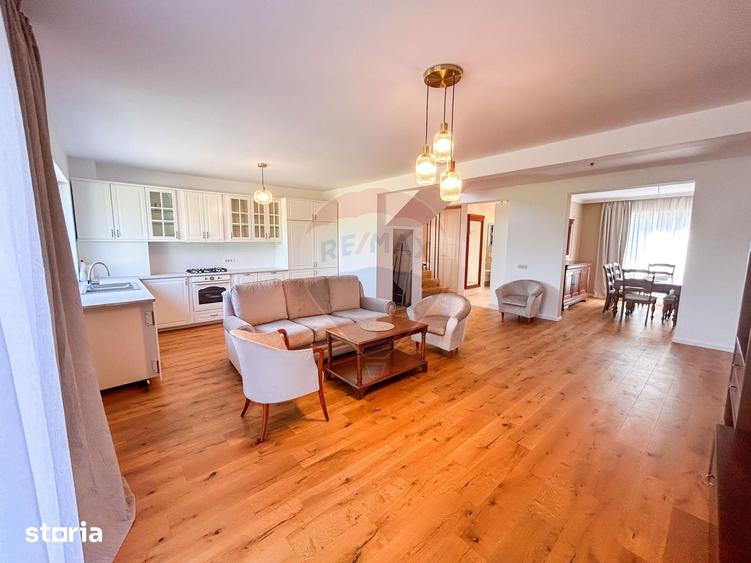 Casă cu 4 camere cu Teren 336 Mp în Corbeanca
