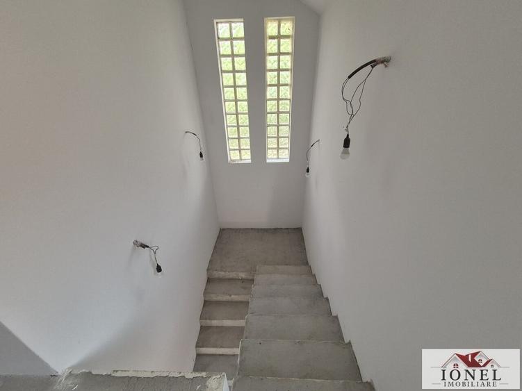 Casă individuală cu 6 camere cu Canalizare în Ciumbrud