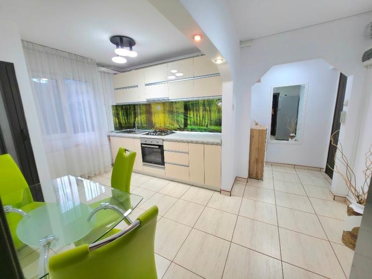 Apartament cu 3 camere semidecomandat, mobilat în Gorjului