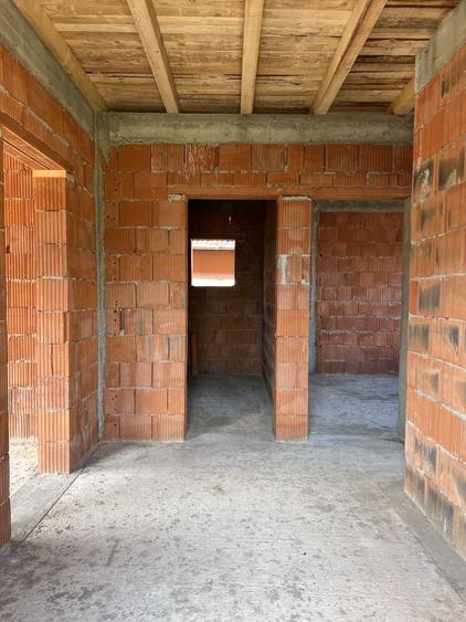 Casă cu 2 camere în Biharia