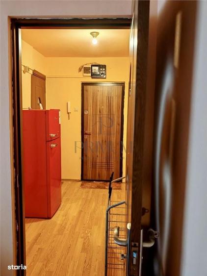 Apartament cu 2 camere semidecomandat în Soarelui