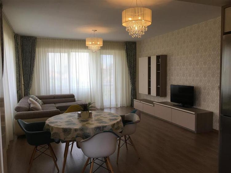 Apartament cu 3 camere decomandat, mobilat în Calea Dumbrăvii
