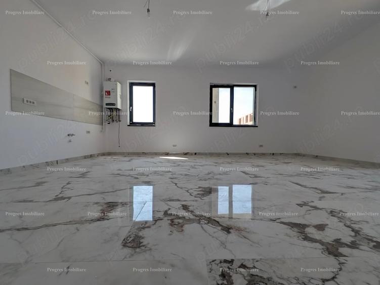 Apartament cu 3 camere decomandat în Est