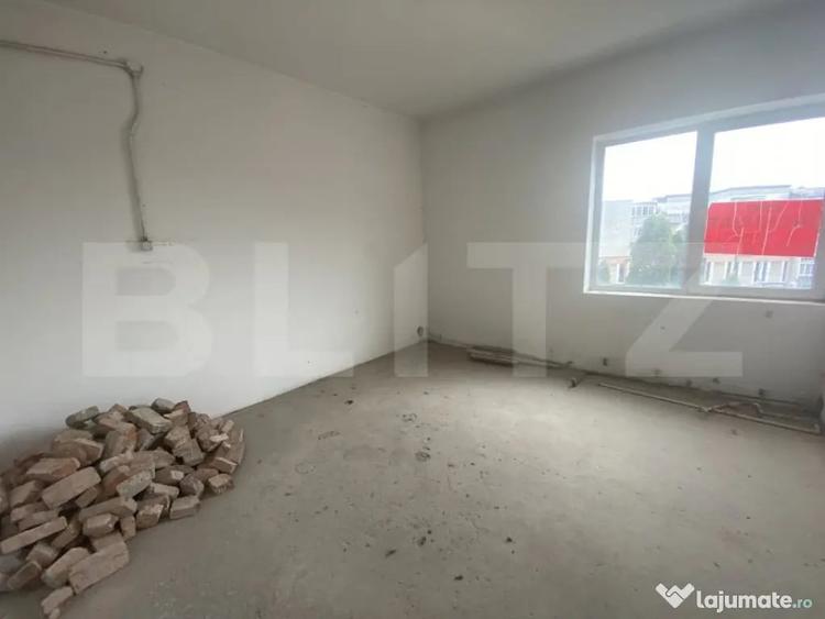 Spațiu comercial, de 488 mp, în Jibou