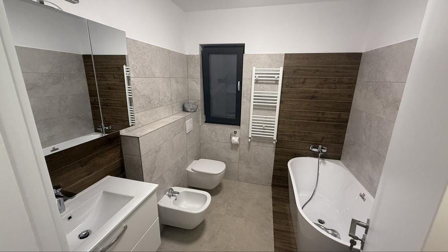 Casă cu 3 camere cu Teren 200 Mp în Cărpiniș
