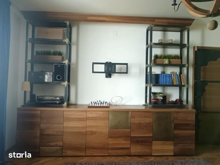 Apartament cu 4 camere decomandat în Titulescu