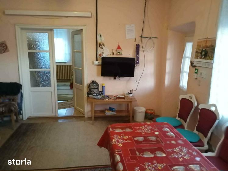 Casă cu 4 camere cu Teren 1407 Mp în Central