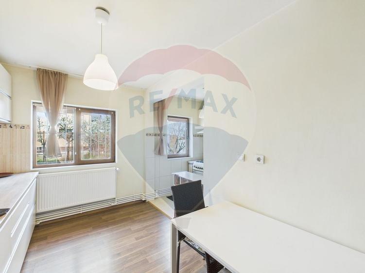 Casă cu 5 camere cu Teren 343 Mp în Central