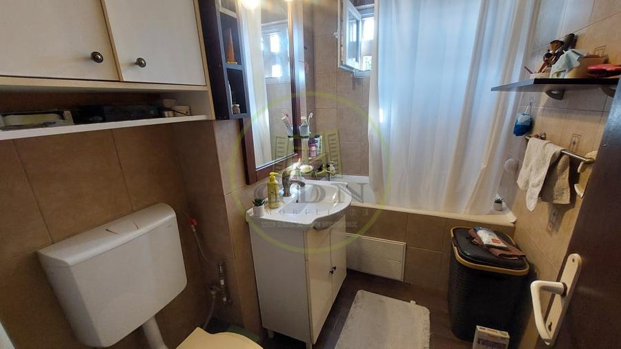 Apartament 3 camere semidecomandat, 68 mp, etajul 3, Valea Rosie, zona Scoala 42 - 5