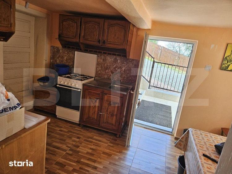 Casă cu 5 camere cu Teren 500 Mp în Vadu Moților