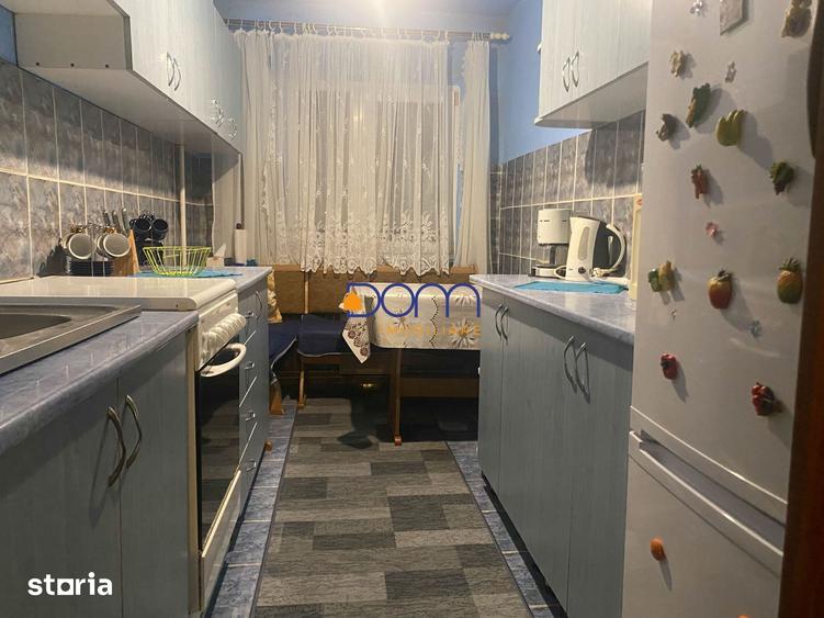 Apartament cu 4 camere decomandat în Central