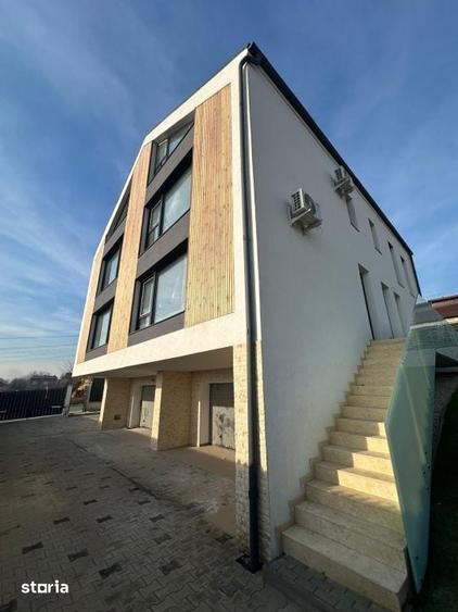 Casă cu 5 camere cu Teren 220 Mp în Dâmbul Rotund