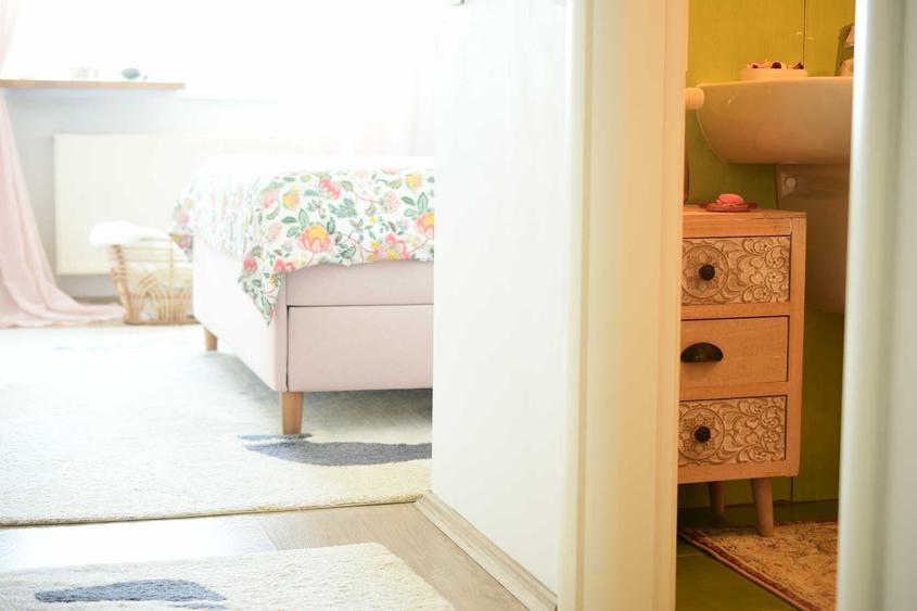 Apartament cu 2 camere decomandat în Tei