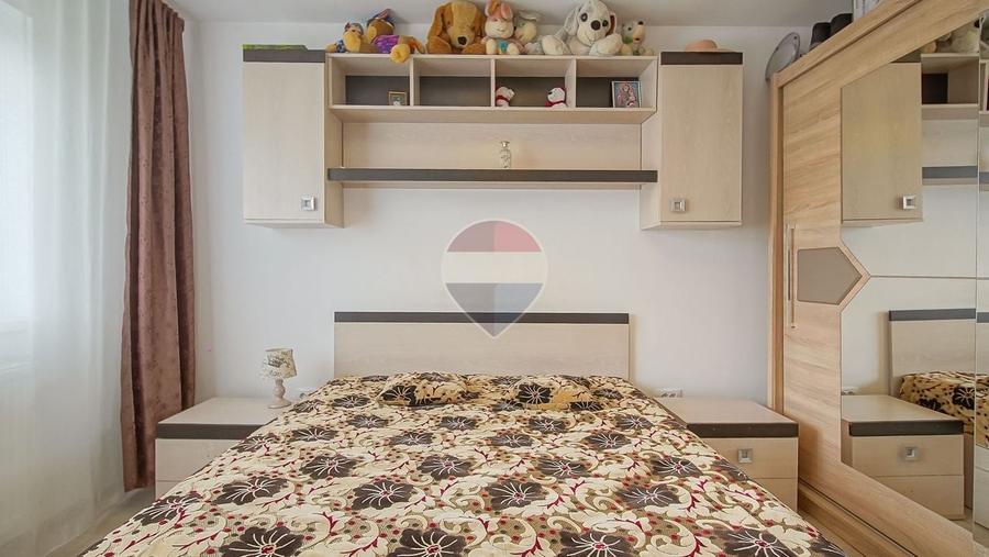 Apartament cu 2 camere decomandat în Tractorul