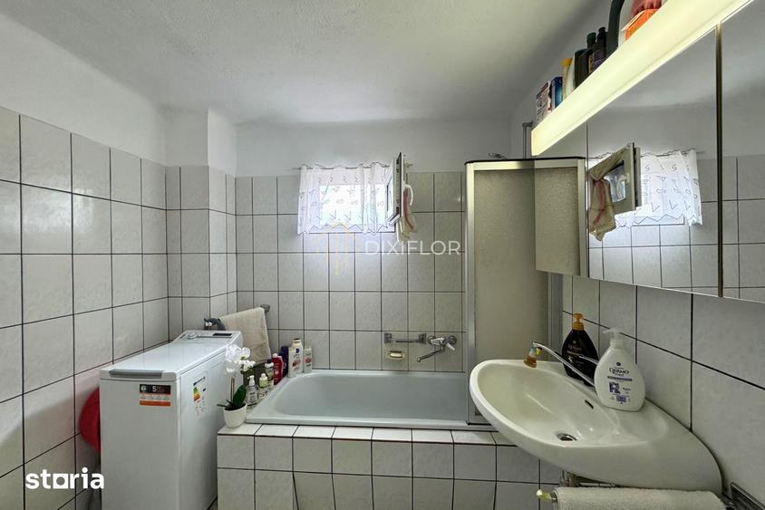 Casă cu 9 camere cu Teren 336 Mp în Central
