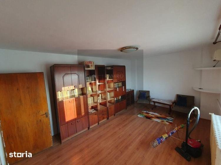 Apartament cu 4 camere decomandat în Pantelimon