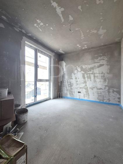 Duplex cu 4 camere cu Canalizare în Dâmbul Rotund