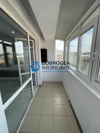 Apartament cu 3 camere decomandat în E3